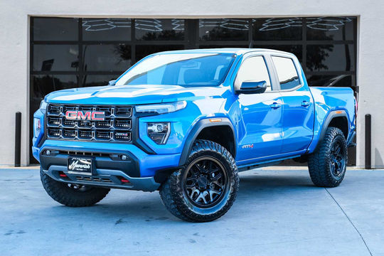 2024 GMC Canyon 4WD AT4, photo 1 of 10