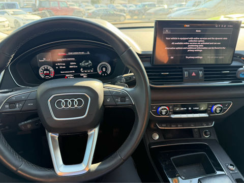 2022 Audi Q5 S line Premium Plus, photo 6 of 8