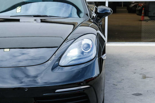 2019 Porsche 718 Cayman, photo 5 of 10