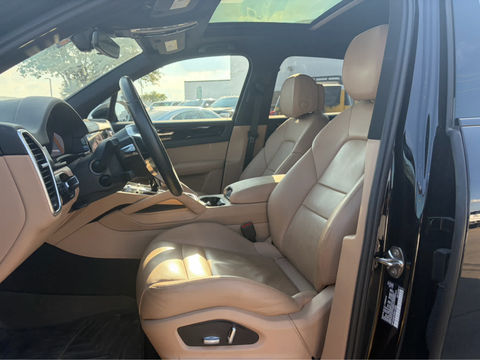 2019 Porsche Cayenne, photo 6 of 8