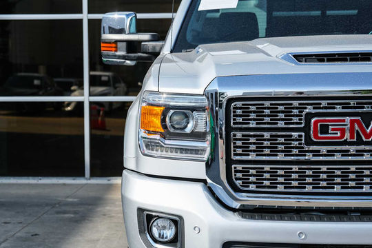 2018 GMC Sierra 2500HD Denali, photo 4 of 10
