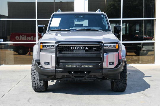 2026 Toyota Land Cruiser, photo 2 of 10