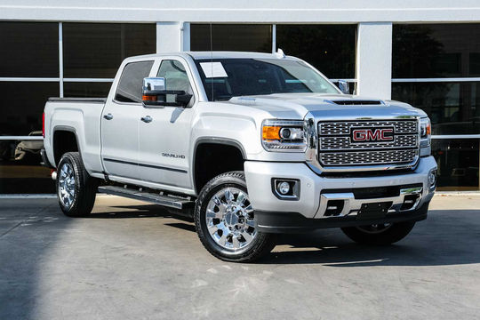 2018 GMC Sierra 2500HD Denali, photo 6 of 10