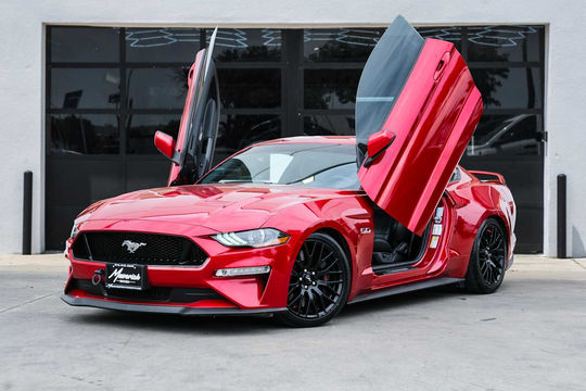 2020 Ford Mustang GT Premium, photo 1 of 10