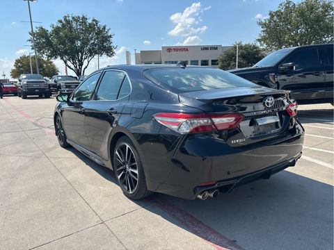 2018 Toyota Camry XSE V6, photo 5 of 9