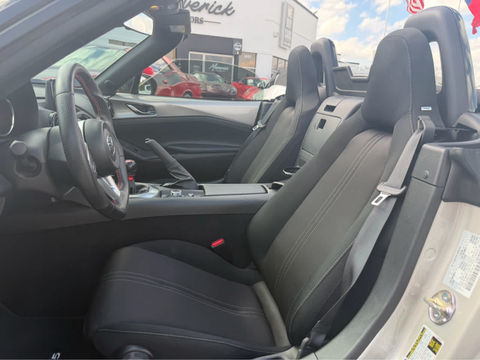 2023 Mazda MX-5 Miata Club, photo 6 of 8
