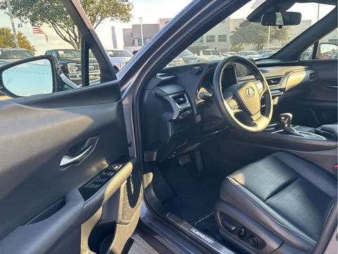 2019 Lexus UX 200, photo 5 of 8
