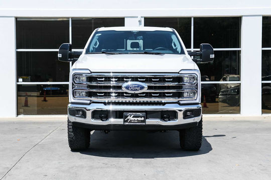 2025 Ford Super Duty F-250 Pickup LARIAT, photo 2 of 10