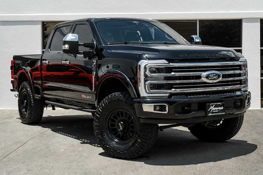 2025 Ford Super Duty F-350 SRW Platinum, photo 6 of 10