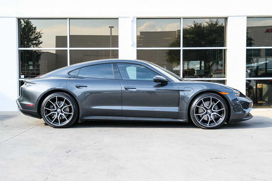 2023 Porsche Taycan, photo 6 of 10