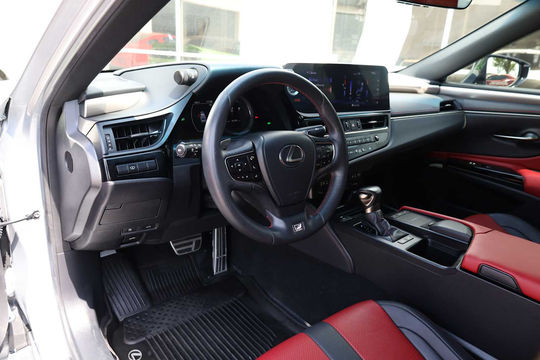 2022 Lexus ES 300h F SPORT, photo 3 of 10