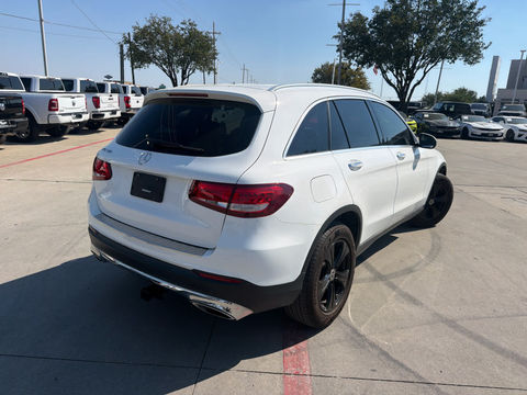 2018 Mercedes-Benz GLC 300, photo 3 of 8