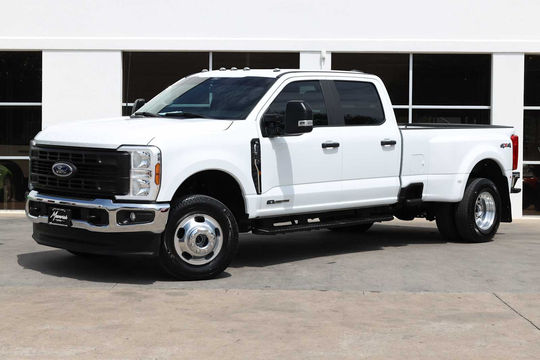 2024 Ford Super Duty F-350 DRW Pickup XL, photo 1 of 10