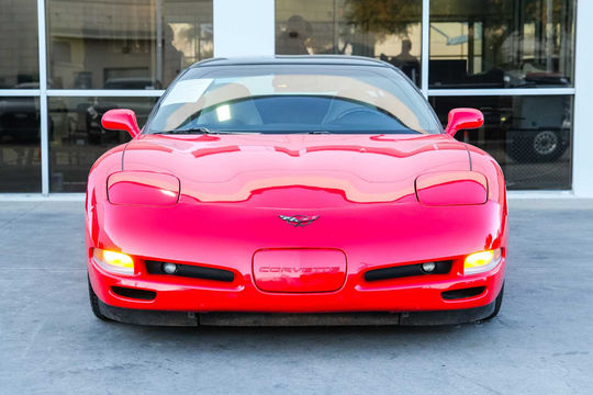1998 Chevrolet Corvette, photo 2 of 10