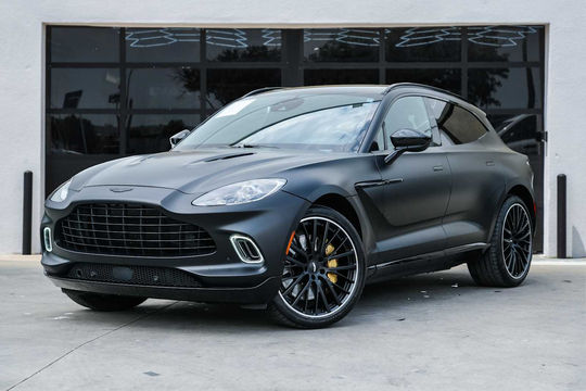 2023 Aston Martin DBX, photo 1 of 10