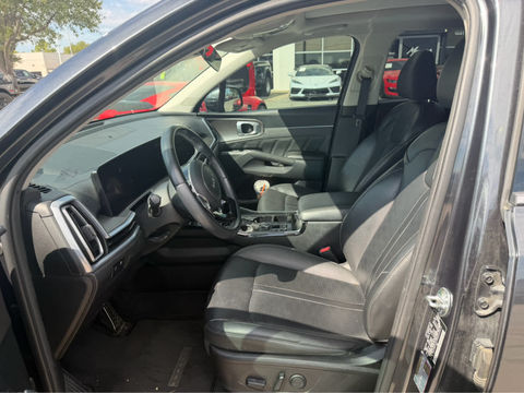 2024 Kia Sorento SX, photo 5 of 8