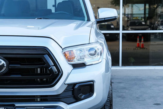 2022 Toyota Tacoma SR, photo 4 of 10