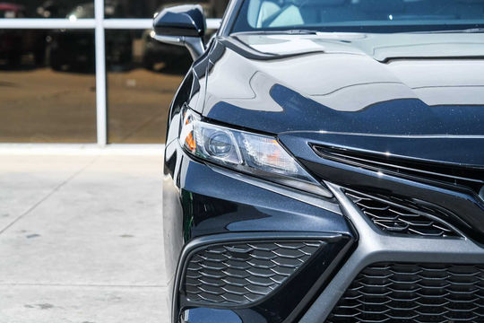 2023 Toyota Camry SE, photo 3 of 10