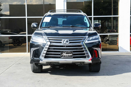 2017 Lexus LX 570, photo 2 of 10