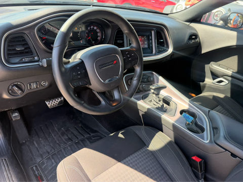 2016 Dodge Challenger R/T, photo 6 of 8