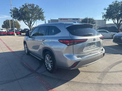 2023 Toyota Highlander Hybrid Platinum, photo 2 of 10
