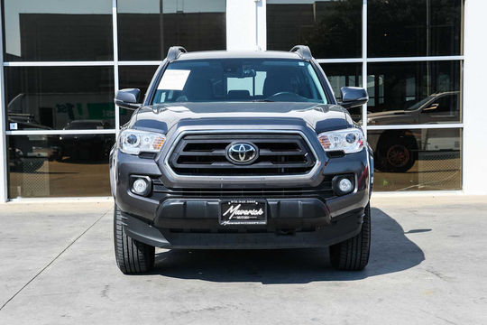 2022 Toyota Tacoma SR5, photo 2 of 10