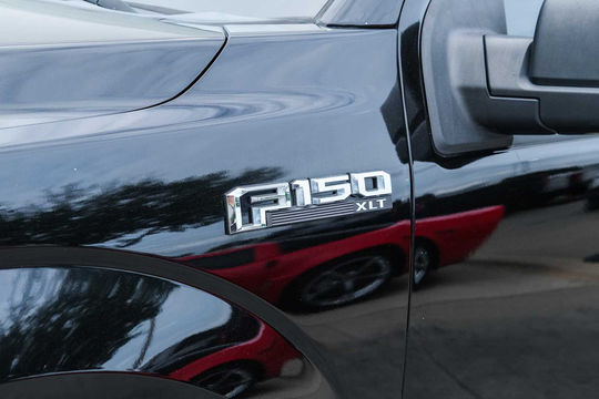 2020 Ford F-150 XLT · Agate Black, photo 3 of 10