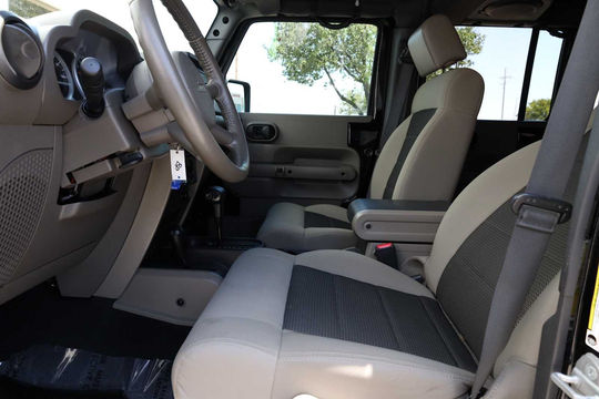2010 Jeep Wrangler Unlimited Sport, photo 3 of 10