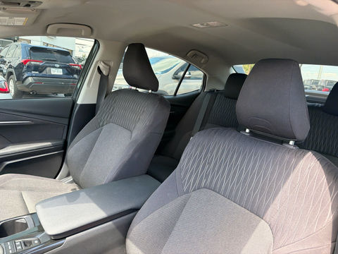 2025 Toyota Camry LE, photo 5 of 8