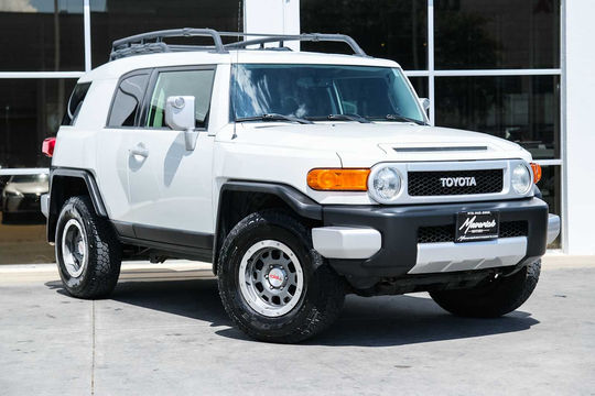 2014 Toyota FJ Cruiser, photo 6 of 10