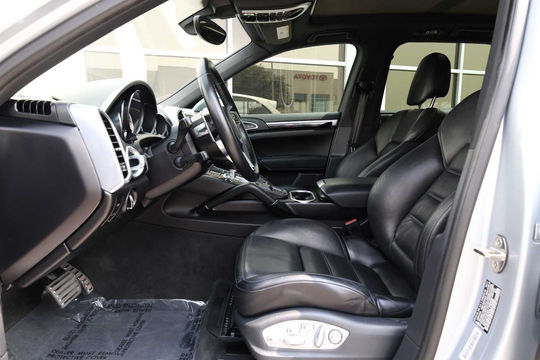 2017 Porsche Cayenne S E-Hybrid, photo 4 of 10