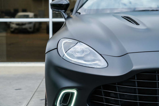 2023 Aston Martin DBX, photo 4 of 10