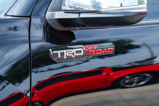 2019 Toyota Tacoma Limited, photo 3 of 10