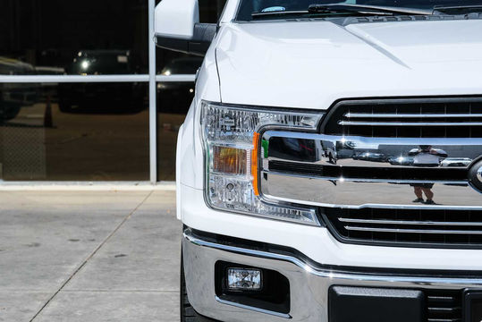 2019 Ford F-150 LARIAT, photo 4 of 10