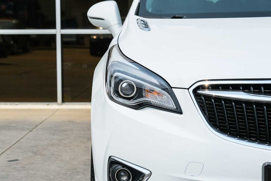 2020 Buick Envision Essence, photo 3 of 10