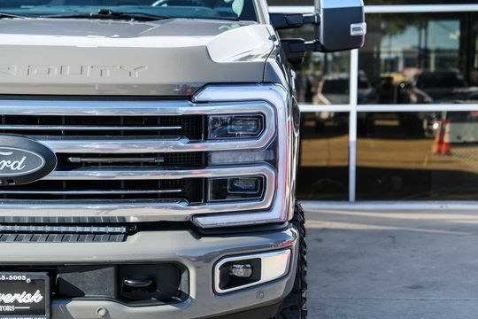 2026 Ford Super Duty F-250 Pickup Platinum, photo 5 of 10