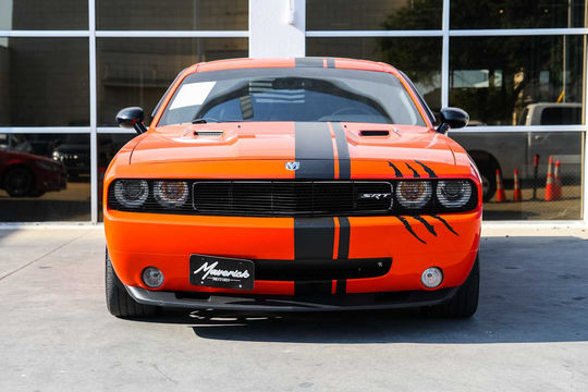 2009 Dodge Challenger SRT8, photo 2 of 10