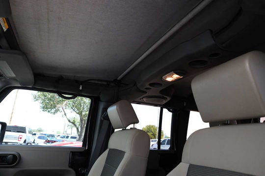 2010 Jeep Wrangler Unlimited Sport, photo 4 of 10