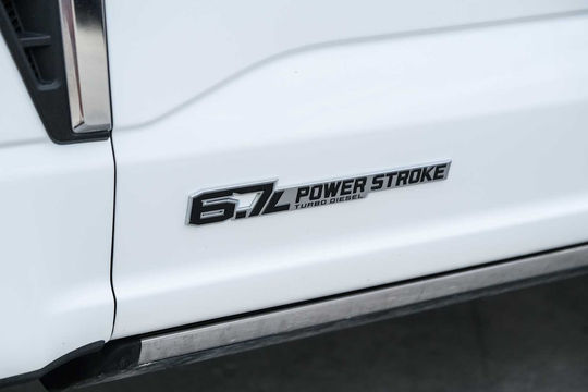 2025 Ford Super Duty F-350 SRW Pickup LARIAT, photo 4 of 10