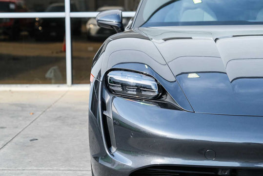 2023 Porsche Taycan, photo 3 of 10