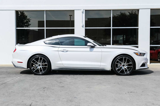 2017 Ford Mustang EcoBoost Premium, photo 6 of 10