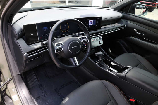2025 Hyundai Santa Cruz Limited, photo 3 of 10