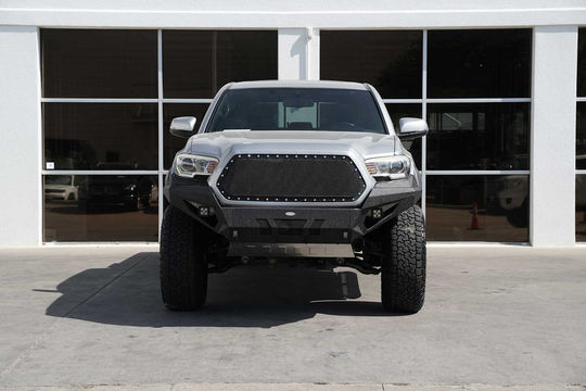 2017 Toyota Tacoma SR5, photo 6 of 10