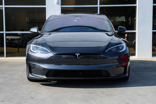 2024 Tesla Model S Plaid, photo 2 of 10